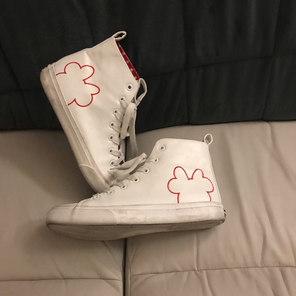 Minnie Mouse high tops - Picture 2 of 6